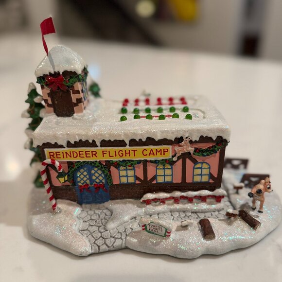 Hawthorne Village - "Coach Comet's Flight Camp" Piece - Picture 1 of 9